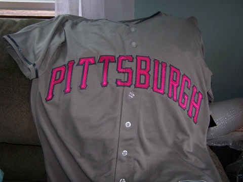 Pittsburgh Pirates Majestic Cool Base Jersey Size M PINK 22 ANDREW MCCUTCHEN NEW Cover