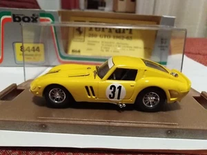 MODEL BOX 1:43 FERRARI 250 GTO LANGLOIS/VAN OPHEM 500 KM DI SPA 1965 CON BOX - Foto 1 di 6