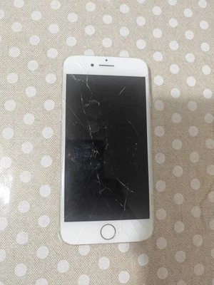 Apple iPhone 7 A1660 Bianco Argento Silver 3191 - Immagine 1 di 4