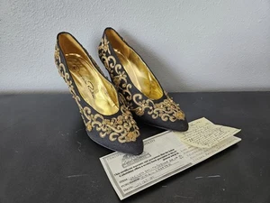 Jaclyn Smith Besitz Oscar de la Renta schwarz gold handbestickt High Heels 8,5 - Bild 1 von 9