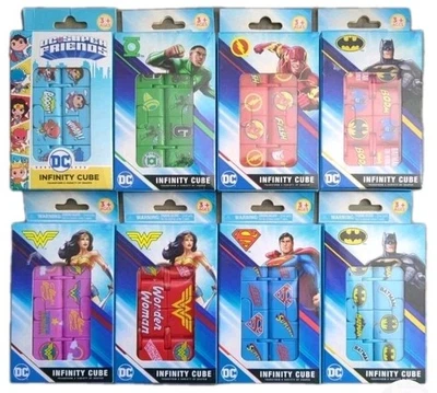 DC Comics Super Friends Infinity Cube Fidget Giocattolo Ansia Stress Set di 8 NUOVO WB - Immagine 1 di 4
