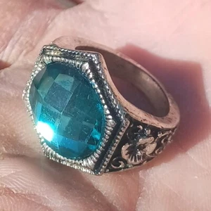 Green stone and siver coloured ring size P / 18mm diameter - Picture 1 of 5