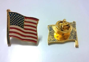 LOTTO DI 24 PEZZI SPILLA DA BAVERO BANDIERA USA NUOVE SPILLE TAC BANDIERA USA RICORDO PATRIOTTICO - Foto 1 di 1
