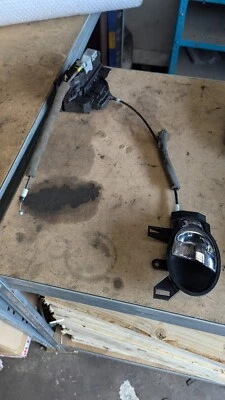 2016 NISSAN JUKE F15 REAR LEFT PASSENGER SIDE DOOR CATCH LOCK MECHANISM - Image 1 of 4