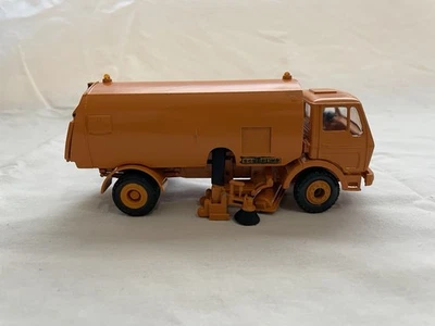 Conrad No. Уличная подметальная машина 3042 Mercedes Benz Schorling - Изображение 1 из 4