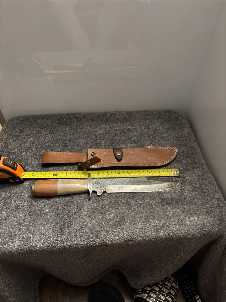 定制手工大马士革钢制野营生存户外鲍伊狩猎刀 — 第 1/4 张图片