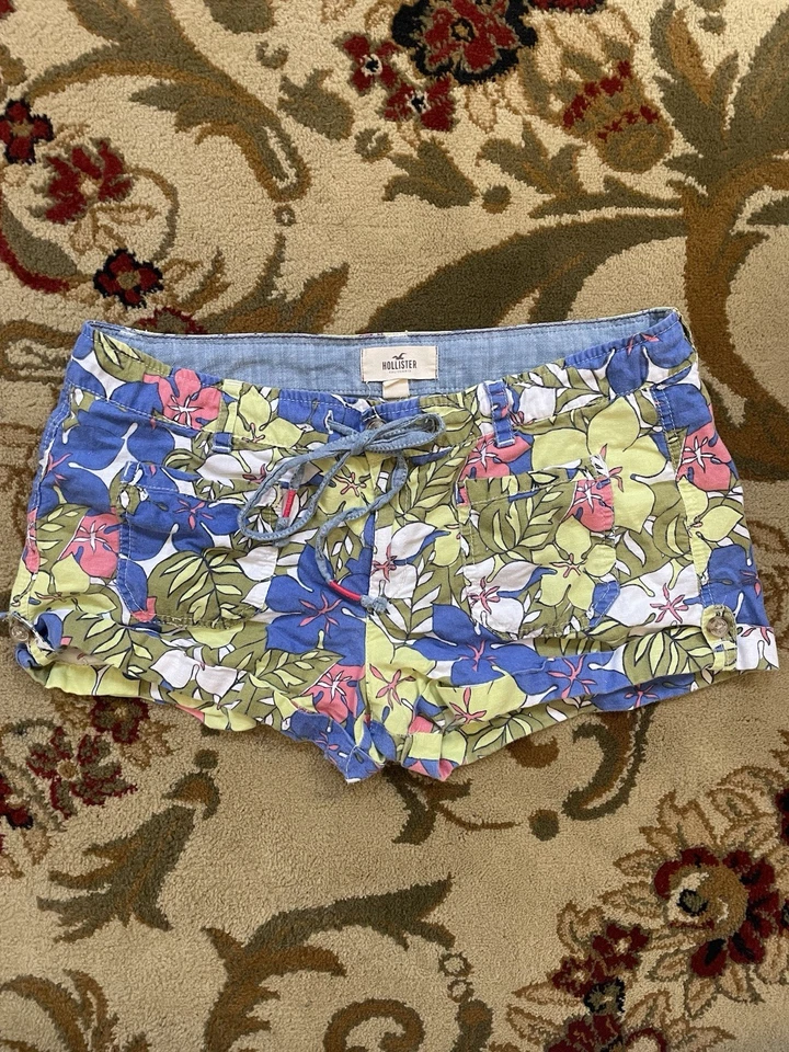 Pantalones Cortos Hollister Para Mujer Estampado Floral con Cordón Cintura Tela Y2K  Foto 1 de 4