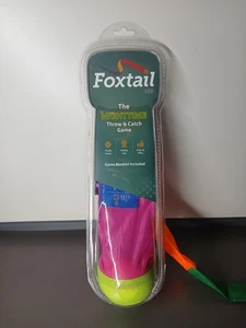 Foxtail LED La Noche Lanzar y Atrapar Juego Espuma Bola y Cola Brillo Nuevo - Imagen 1 de 3