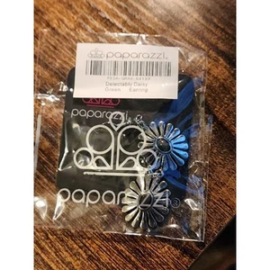 Paparazzi Daisy Silver Earrings - Floral Design - Picture 1 of 2