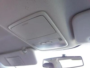HOLDEN COMMODORE VF 05/13-12/17 COURTESY LIGHT FRONT W/ SUNGLASS HOLDER TYPE - Picture 1 of 12