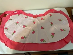 Vintage 1950s Half Apron w/ Embroidered Roses on Overlay Panel - Picture 1 of 4