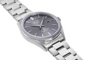 ORIENTSTAR: Basic Date Automatic Watch Gray Dial Sapphire Crystal AU0404N - Picture 1 of 4