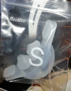 RESMED Swift FX Replacement NASAL PILLOW - Size SMALL- BRAND NEW IN RESMED BAG - Picture 1 of 3