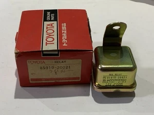 NEW Toyota Corona Relay Light RT100 RT102 RT104 RT110 RT112 RT114 RT116 RT11 NOS - Picture 1 of 2