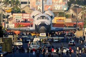 Impresión fotográfica del Endeavour en transporte 8x10 - Imagen 1 de 1