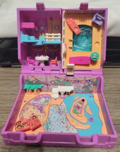 1996 Bluebird Polly Pocket Surf N Swim Island Vacation Fun Treasure Chest AS IS - Picture 1 of 2