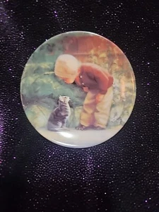 Bone China Miniature Plate ,By Painter Donald Zolan, For Pemberton & Oaks - Picture 1 of 3