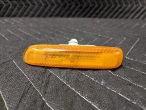 BMW E46 3-Series Side Marker Turn Signal Amber Right 63138370720 - Picture 1 of 4