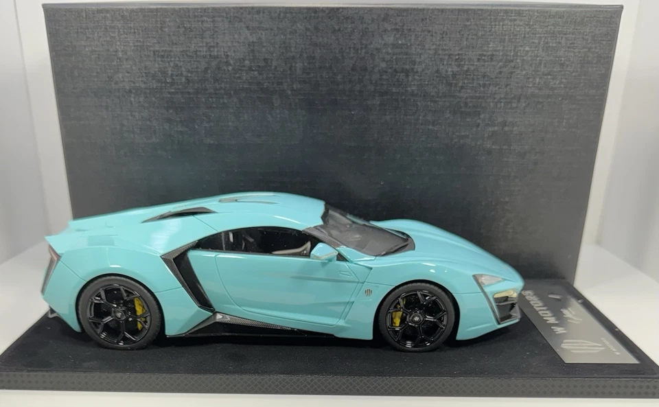 MOTORHEX 1/18 Scale W MOTORS “LYKAN” BLUE - Image 1 of 4