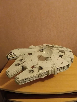 Millennium Falcon - Millennium Falcon - Star Wars - Hasbro 2004 - Sound und Licht - Bild 1 von 4