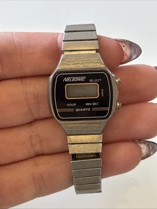 Nelsonic LCD Quartz Uhr - Bild 1 von 3