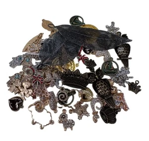 50 Mixed Pendant Charms Diamonite Enamel Gold Brass Jewellery Wide Selection - Picture 1 of 3