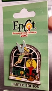 Pin oficial de Disney - nuevo/tarjeta - 2007 Epcot Holidays Around the World Campanilla - Imagen 1 de 1