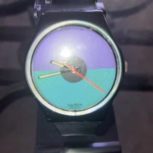 1987 Colorful Funky Retro Swatch Watch for Men & Women, black case, black band - Picture 1 of 4