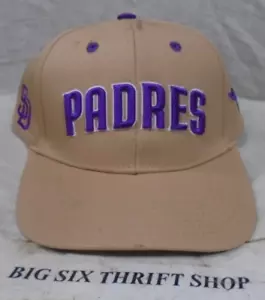 CAPPELLO CAPPELLO SAN DIEGO PADRES 2024 ALZHEIMER'S AWARENESS SNAPBACK TEMA GIOCO - Foto 1 di 6