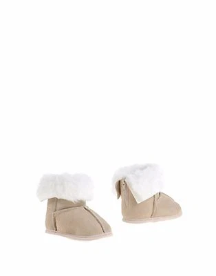 NUEVO EN CAJA NUEVO Armani Junior Bebé Niños Niñas Beige Peludo Botines Cuna Zapatos 19 3.5 Foto 1 de 2