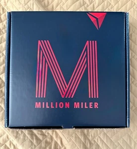 BRAND NEW 2025 Delta Million Miler Medallion Bag Tag Presentation Gift Box Only - Picture 1 of 3