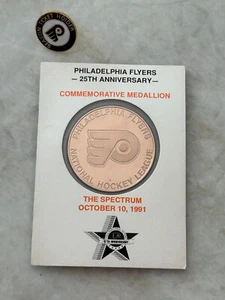 Phila Flyers 25 Aniversario Medallón Conmemorativo Espectro 1967-1992/Pin - Imagen 1 de 7