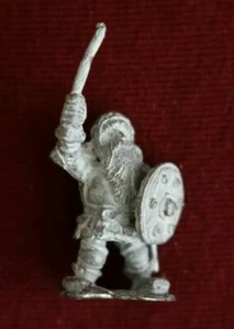 Citadel Miniatures - C08 Dwarf Warriors FTD9 Dwarf Chieftain Platemail m. Schwert - Bild 1 von 1