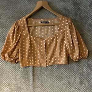BOOHOO WOMENS CROP TOP SIZE UK 14 ORANGE POLKA DOT BUTTON UP - Picture 1 of 11