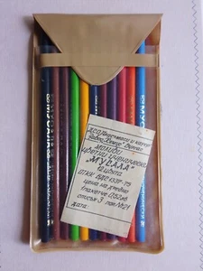 11 VTG Unused wooden color Pencils In case - Picture 1 of 5