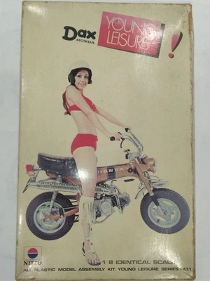 Nitto 1/8 Honda Dax Model Kit Plastic Motorcycle Scale Model Assembly Hobby Kit - Image 1 of 4
