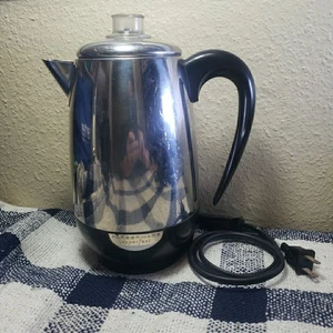 Vintage Farberware Superfast 8 Tassen Automatische Kaffeemaschine Modell #138 USA Getestet Sauber - Bild 1 von 9