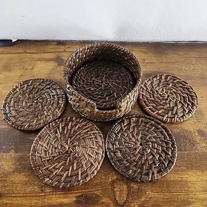 Juego de 6 posavasos de mimbre oscuro de ratán de 3,5" con soporte - Imagen 1 de 4