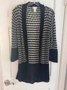 Weiche Umrandung schwarz-weiß gehäkelt Boho Staubwedel Strickjacke Pullover Gr. M - Bild 1 von 8