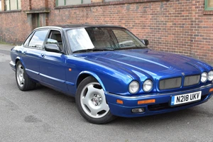 Jaguar XJ Series 4.0 V8 auto XJR SUPERCHARGED RARE - Picture 1 of 12