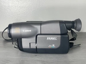 Canon ES300 8mm Video8 Camcorder Camera VCR Player Video Transfer - Tested - Picture 1 of 24