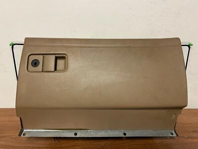 1995 BUICK PARK AVENUE GLOVE BOX #27 - Image 1 of 3