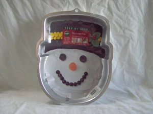 WILTON HAPPY SNOW MAN FACE NOVELTY SHAPE ALUMINUM CAKE PAN Head w/ Hat 2105-2083 - Picture 1 of 4