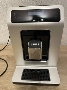 Cafetera Krups EA891D10/70A con espumador de leche - Necesita reparación. - Imagen 1 de 5