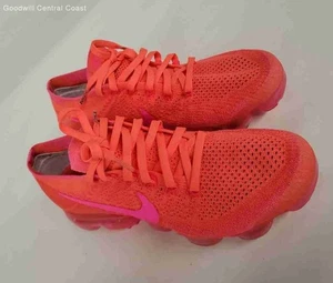 Nike Vapormax Women's Neon Pink Athletic Shoe Size 7.5 - Picture 1 of 7