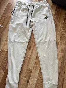 New Nike Sportswear Tech Fleece Joggers Pants Platinum DD5293-020 Men’s M - Picture 1 of 7