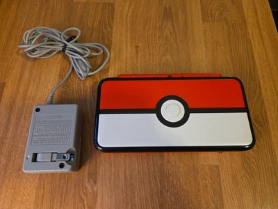 Consola Nintendo Nueva 2DS LL Pokemon Pokeball Editon Región de Japón Foto 1 de 4
