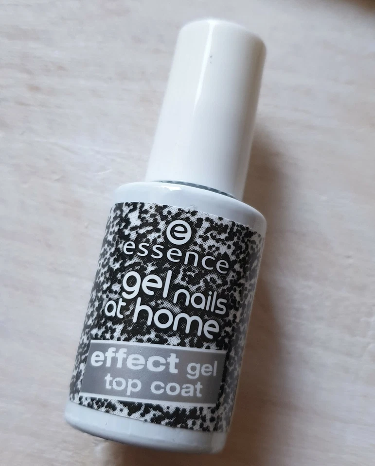Essence Gel Nails at home effect gel top coat 7ml 05 polka dots - Bild 1 von 1