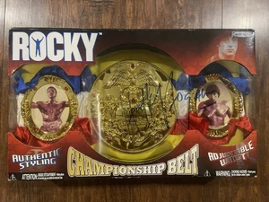 Von Hulk Hogan signierter Jakks Pacific Rocky Collectors Series Championship Gürtel - Bild 1 von 4