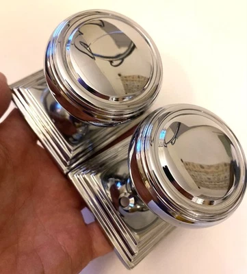 Manija cuadrada de perilla de puerta redonda cromada Norwich Emtek 8161NWUS26 Norwich Wilshire Rose #10 Foto 1 de 4